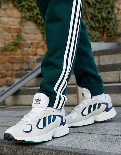 adidas Originals – Yung 1 – Sneaker in Weiß 